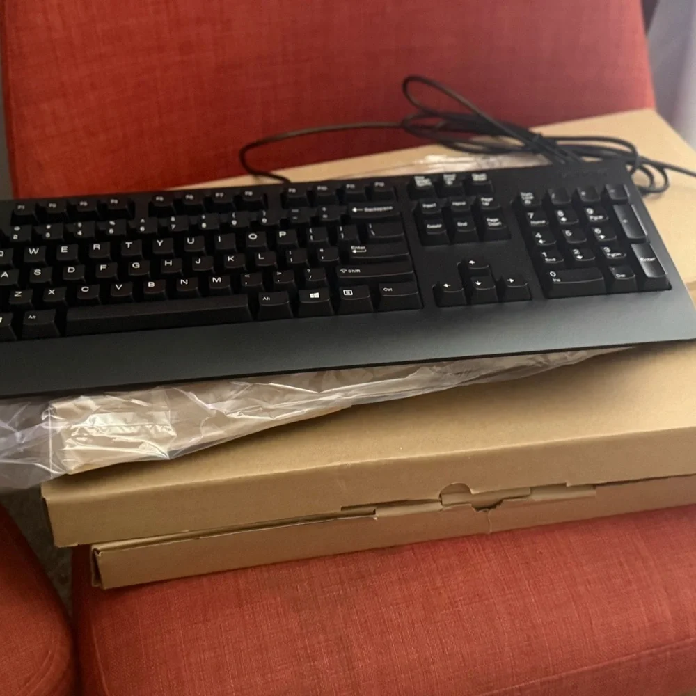 Lenovo Black Wired Keyboard